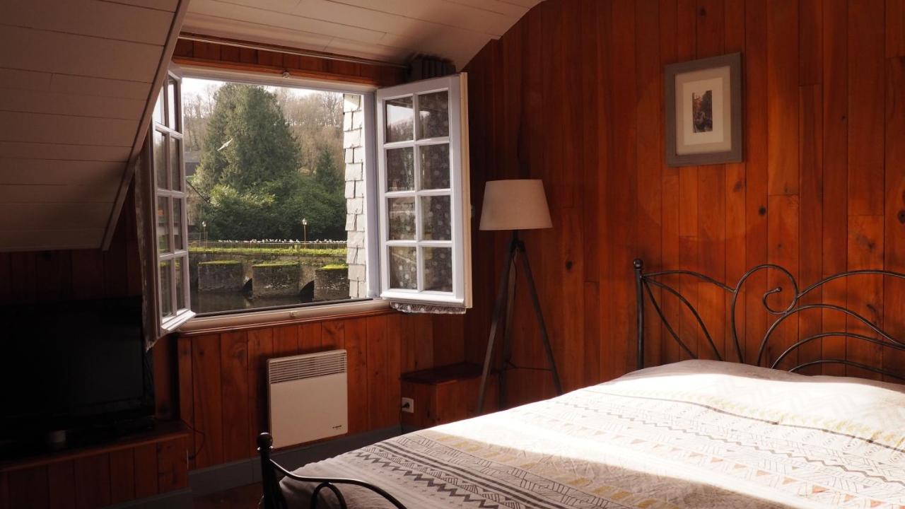 Au Pied Du Pont Bed & Breakfast ชาโตเนิฟ-ดู-ฟู ภายนอก รูปภาพ