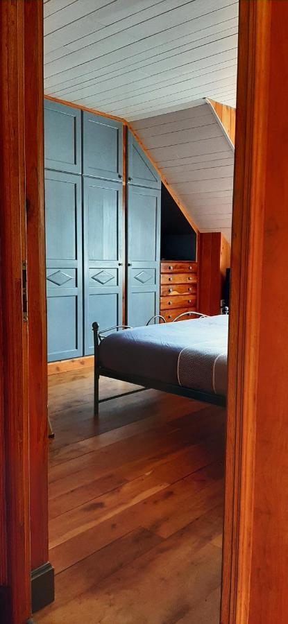 Au Pied Du Pont Bed & Breakfast ชาโตเนิฟ-ดู-ฟู ภายนอก รูปภาพ
